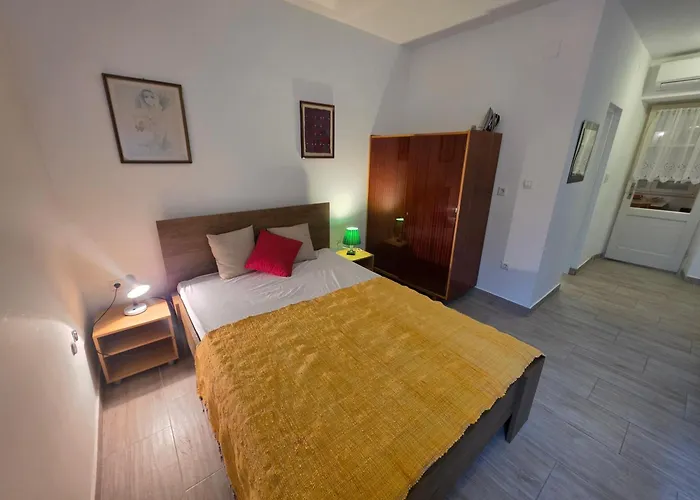 23 Макарська